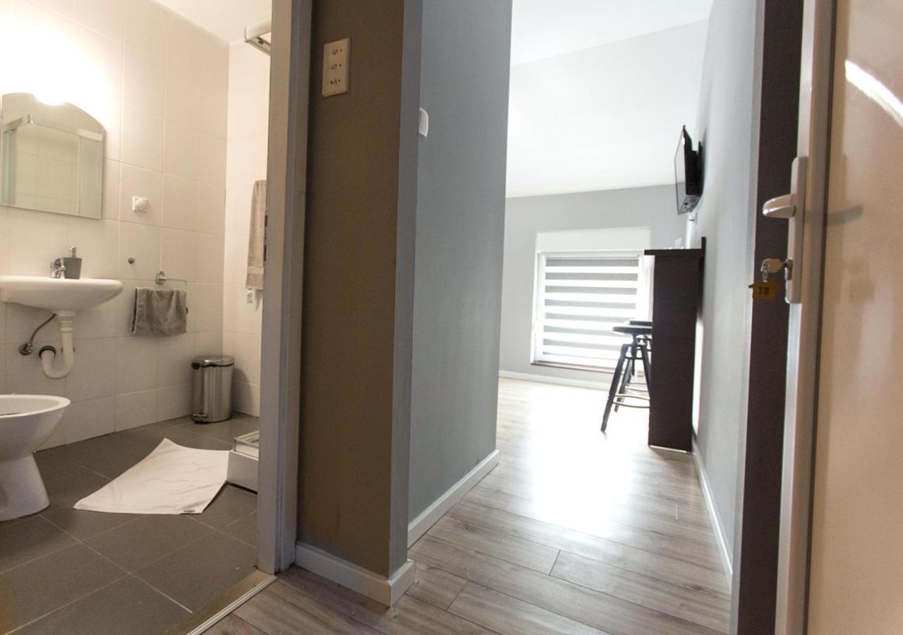 Apartmani Zrenjanin Ngoại thất bức ảnh
