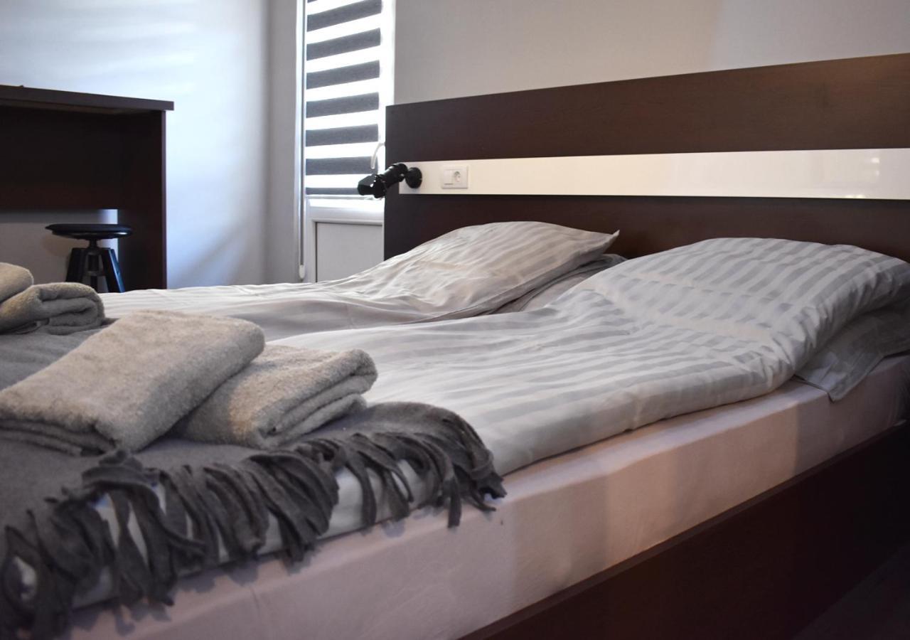 Apartmani Zrenjanin Ngoại thất bức ảnh