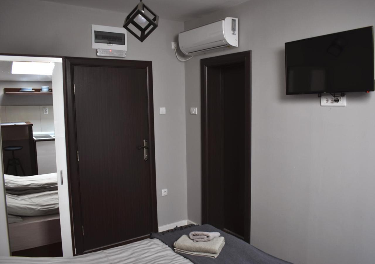 Apartmani Zrenjanin Ngoại thất bức ảnh